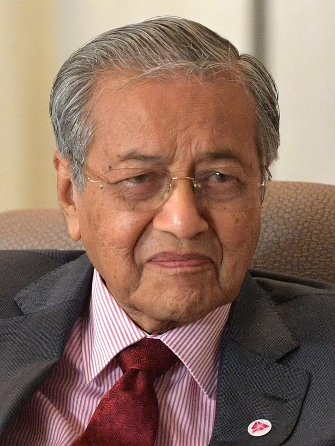 【News】At 100, Tun Dr Mahathir Still Commands a Powerful Presence