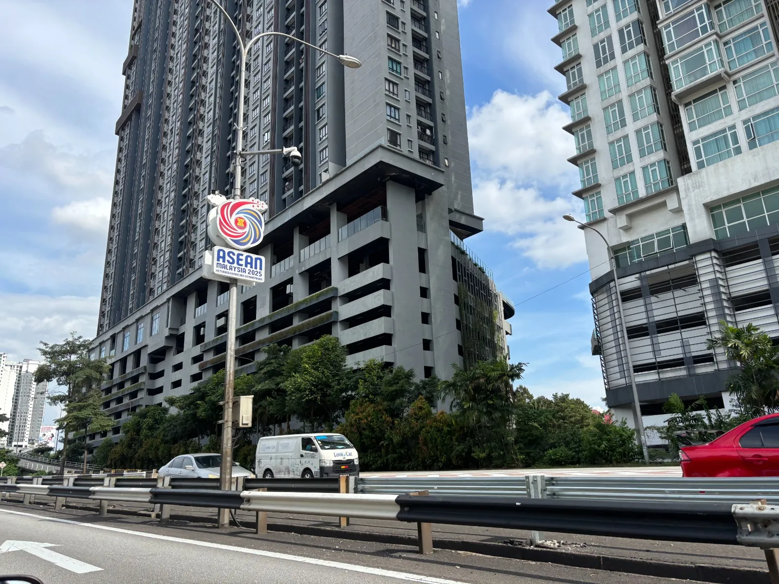 【新闻】特朗普总统下月访问马来西亚，出席第47届东盟首脑会议